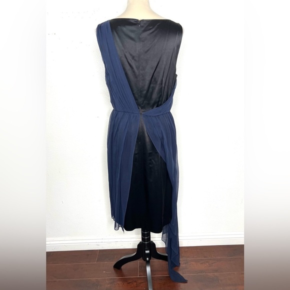 ST. JOHN Designer Mini Dress Asymmetrical Silk Navy Black Sleeveless Size 10 - Picture 6 of 13